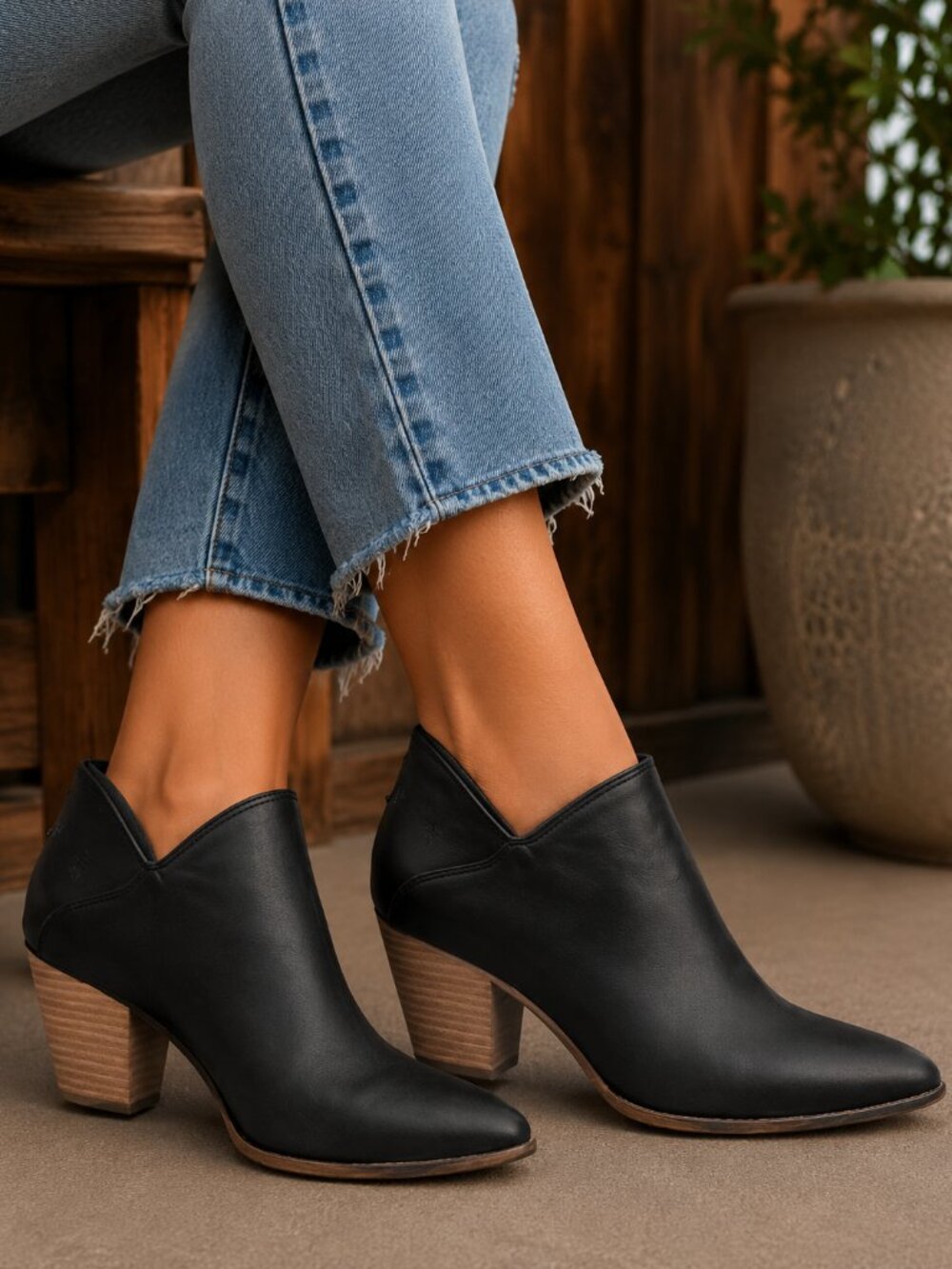 Frye Reed Shootie Ankle Boots 9 Black Leather Bootie Block Heel Westernโ Cowboy